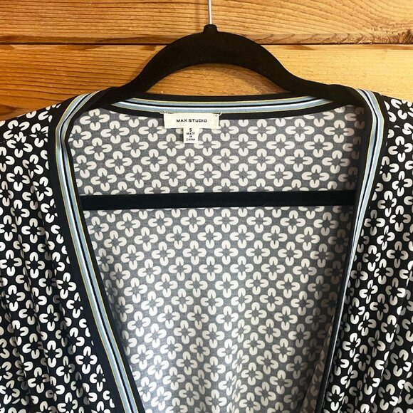 Max Studio wrap around dress size Small - Picture 5 of 6